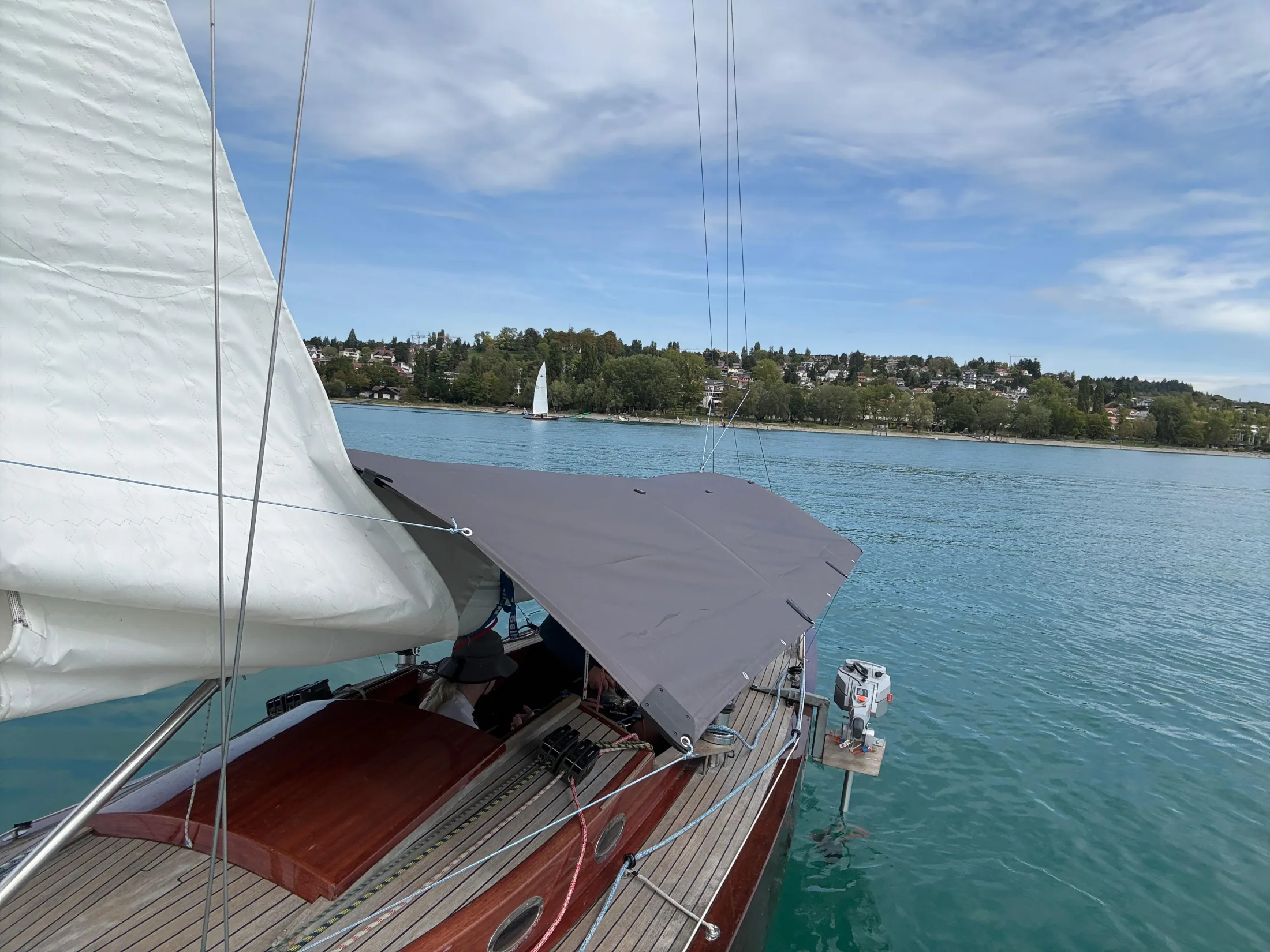 Next One: A Sunshade for the Lacustre – main view