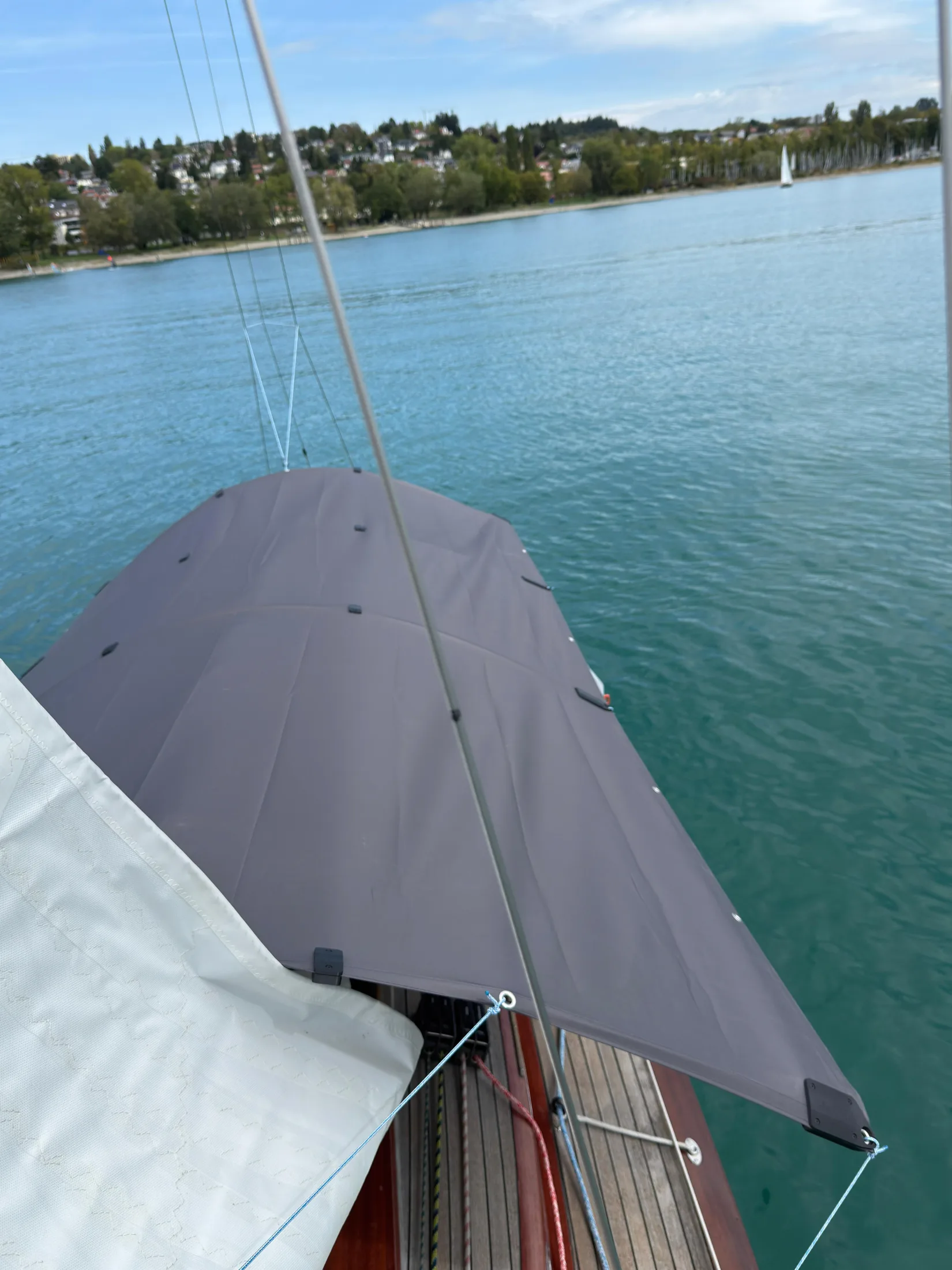 Next One: A Sunshade for the Lacustre – additional view 2