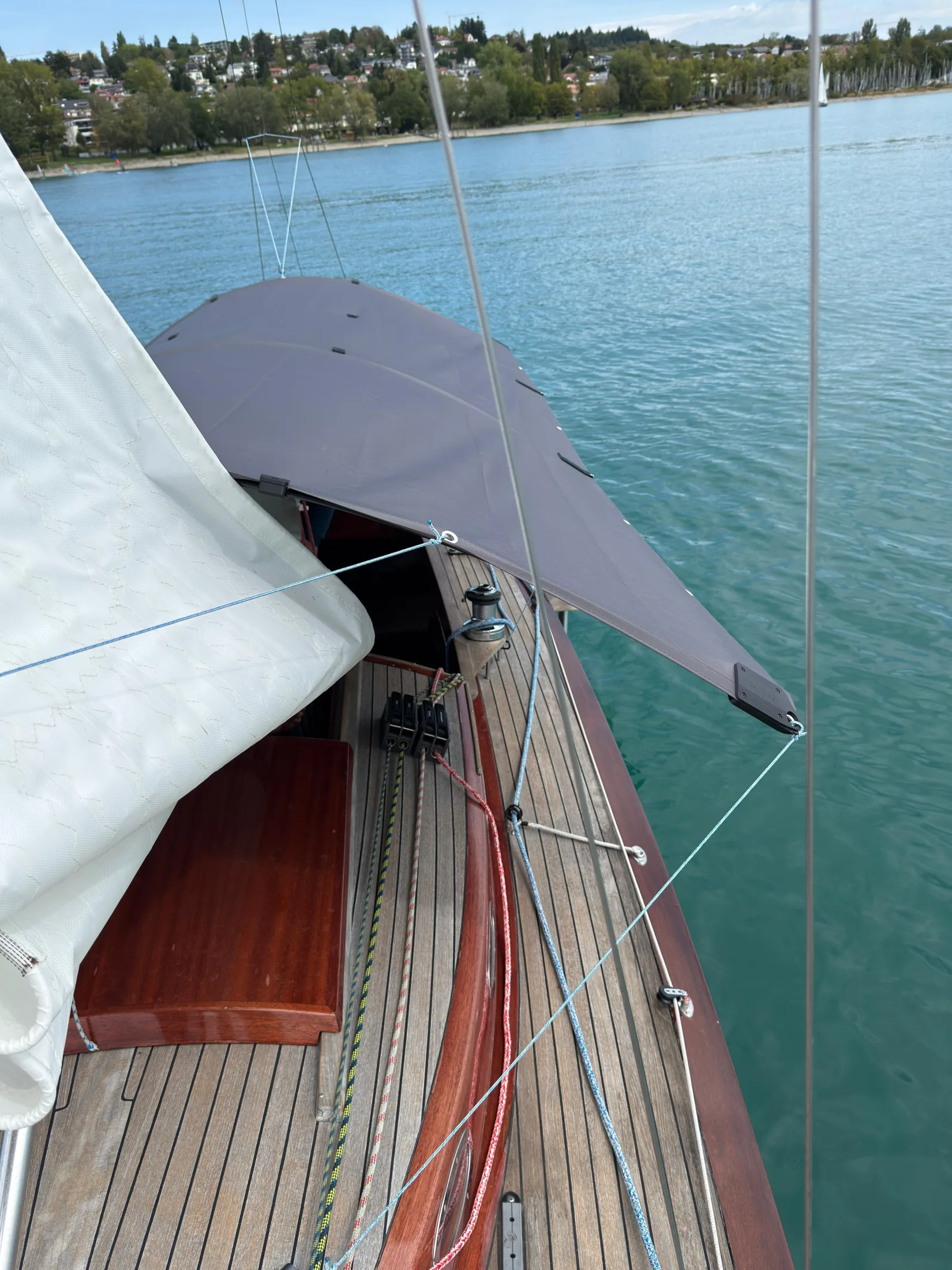 Next One: A Sunshade for the Lacustre – additional view 1